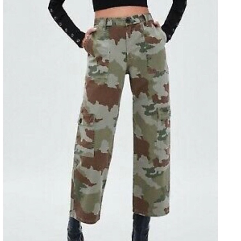 Zara NWOT Wide Leg Cargo Pants